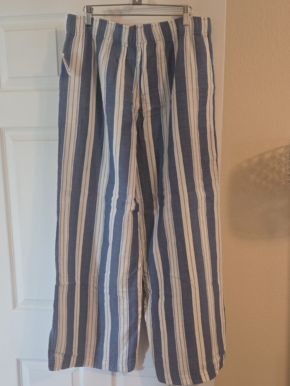 Old Navy Blue and White Striped Wide-Leg Pants